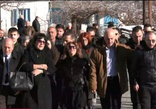 Ευστάθιος Τσιτλακίδης: «Είσαι ο ήρωάς μας, αυτός που μας έμαθε ότι το αδύνατο μπορεί να γίνει δυνατό» – Συγκλονιστικοί επικήδειοι