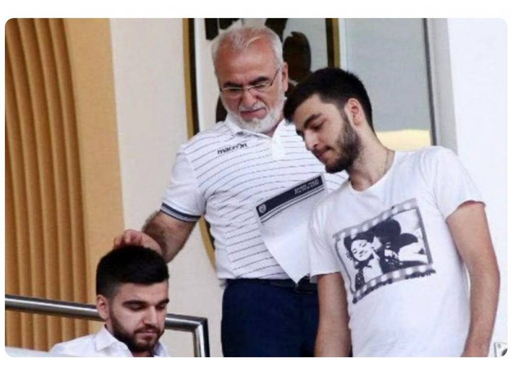 Ιβάν Σαββίδης: Αναβλήθηκε η δίκη των γιων του, Γιώργου και Νίκου για κακούργημα