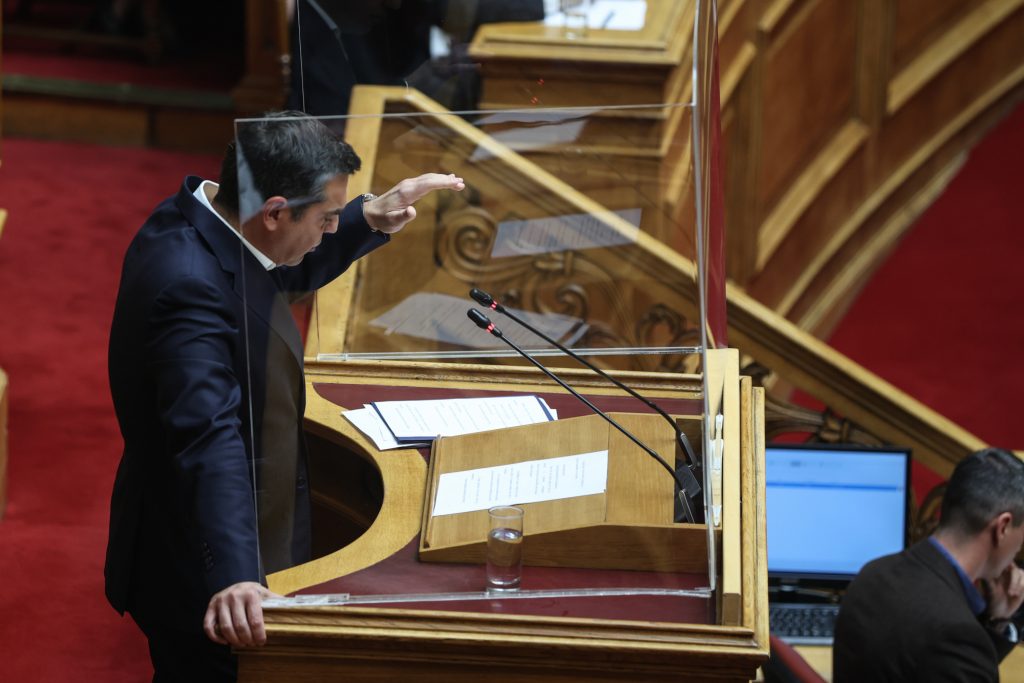 Τσίπρας σε Μητσοτάκη: Το τελευταίο που σας ενδιαφέρει είναι η Δημοκρατία