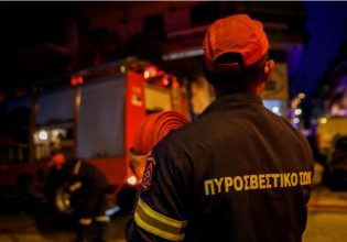 Σπέτσες: Πυρκαγιά ξέσπασε σε ελλιμενισμένα σκάφη στο παλιό λιμάνι