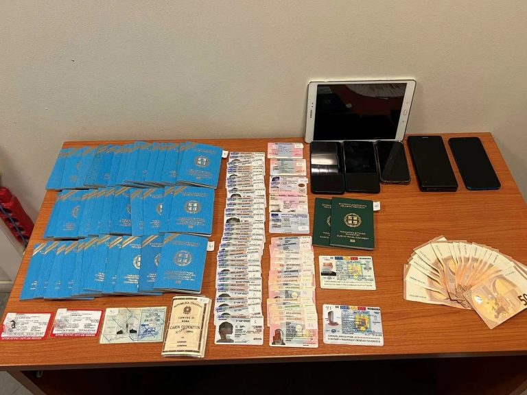 Εξαρθρώθηκε συμμορία που διακινούσε ταξιδιωτικά έγγραφα – Συνελήφθησαν 3 άτομα