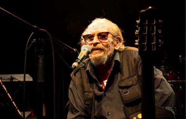 Πουλικάκος στο in: Είμαι πάντα με τους από κάτω, γιατί δεν πρέπει κανείς να είναι από πάνω