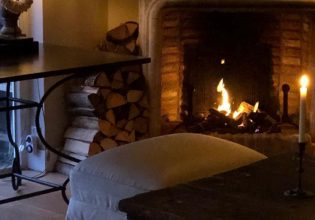 «Κι αν χιονίζει και αν βρέχει…» – Δέκα παγωμένα τραγούδια για να απολαύσετε απόψε