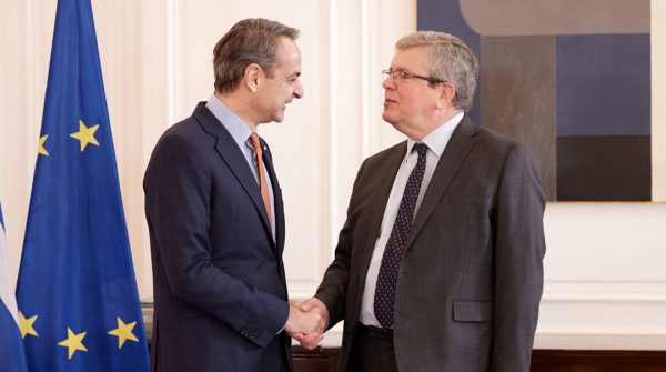 Τιμητική απονομή της ελληνικής ιθαγένειας στον καθηγητή Κέβιν Φέδερστοουν