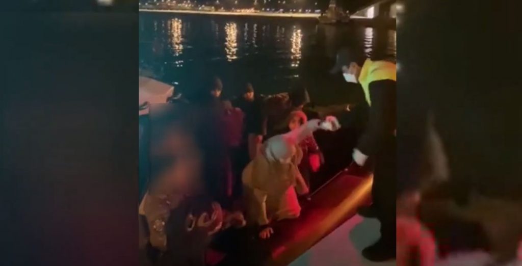 Σάμος: Το Λιμενικό απεγκλώβισε 17 μετανάστες και συνέλαβε τον διακινητή