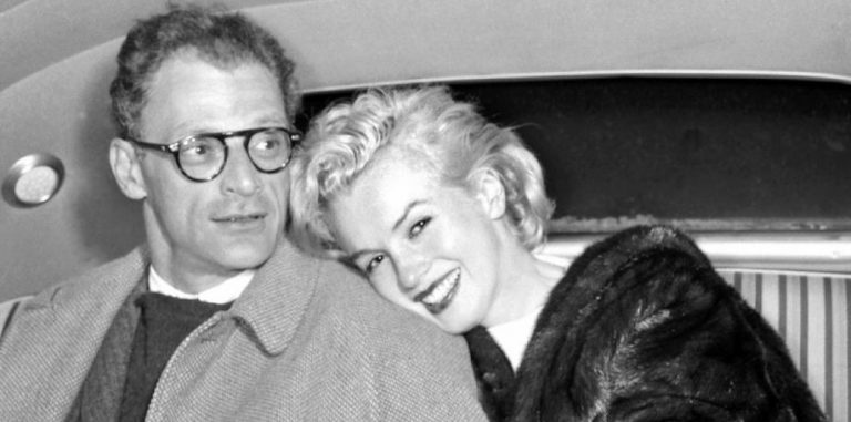 «Ο αυγοκέφαλος και η κλεψύδρα» – Ο θυελλώδης έρωτας της Μέριλιν Μονρόε και του Άρθουρ Μίλερ