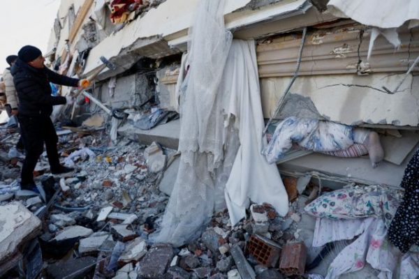 Σεισμός Τουρκία: Συγκλονίζει ο Μπουράκ Χακί – «Τους χάσαμε, είναι νεκροί»