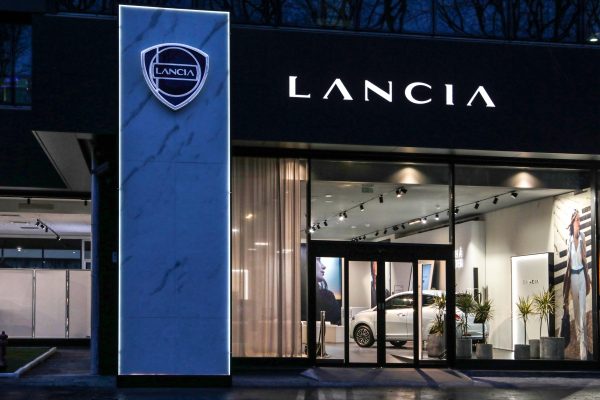 Η Lancia αποκαλύπτει την νέα εταιρική της ταυτότητα