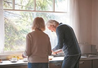 Πώς η μαγειρική μπορεί να βοηθήσει ασθενείς με άνοια
