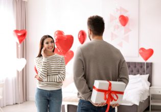 Άγιος Βαλεντίνος: Πόσο καλά ξέρετε τον Προστάτη των Ερωτευμένων;