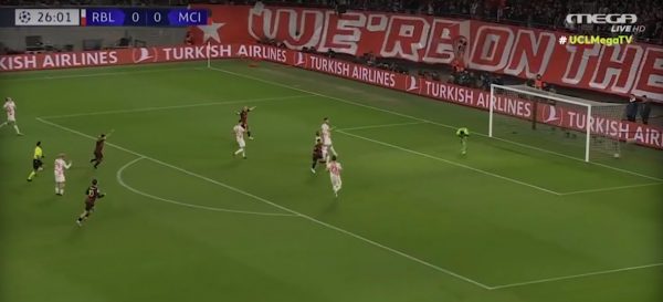 Ο Μαχρέζ με υπέροχο πλασέ δίνει το προβάδισμα στη Μάντσεστερ Σίτι (vid)