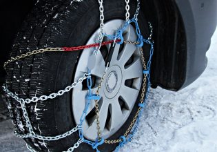 Κακοκαιρία Μπάρμπαρα: Πώς να βάλετε αλυσίδες στο αμάξι