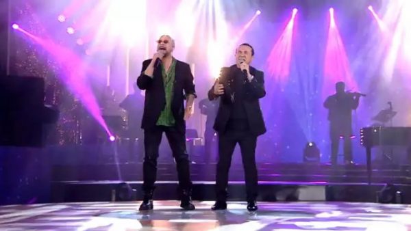 Σπίτι με το MEGA: «Α, ρε μοναξιά» τραγουδούν Πανταζής και Δάντης ανάβοντας φωτιές