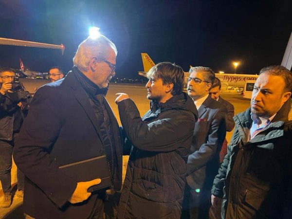 Σεισμός Τουρκία: «Ευχαριστώ φίλε και γείτονα» γράφουν οι Τούρκοι για τη βοήθεια της Ελλάδας