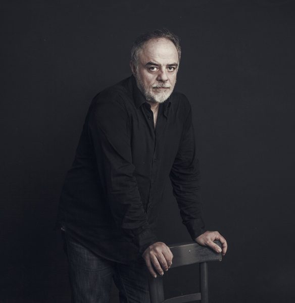 Θωμάς Μοσχόπουλος στο in: Δύο τρεις φορές τη μέρα σκέφτομαι να αποσυρθώ από το θέατρο