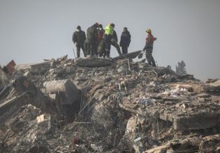 Σεισμός στην Τουρκία: Όσα αντίκρισαν οι διασώστες στις επιχειρήσεις απεγκλωβισμών στην Τουρκία