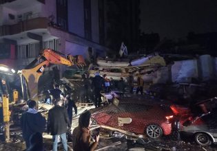 Σεισμός: Φόβοι για τεράστια τραγωδία στην Τουρκία – Ισοπεδωμένα κτίρια με εγκλωβισμένους ανθρώπους