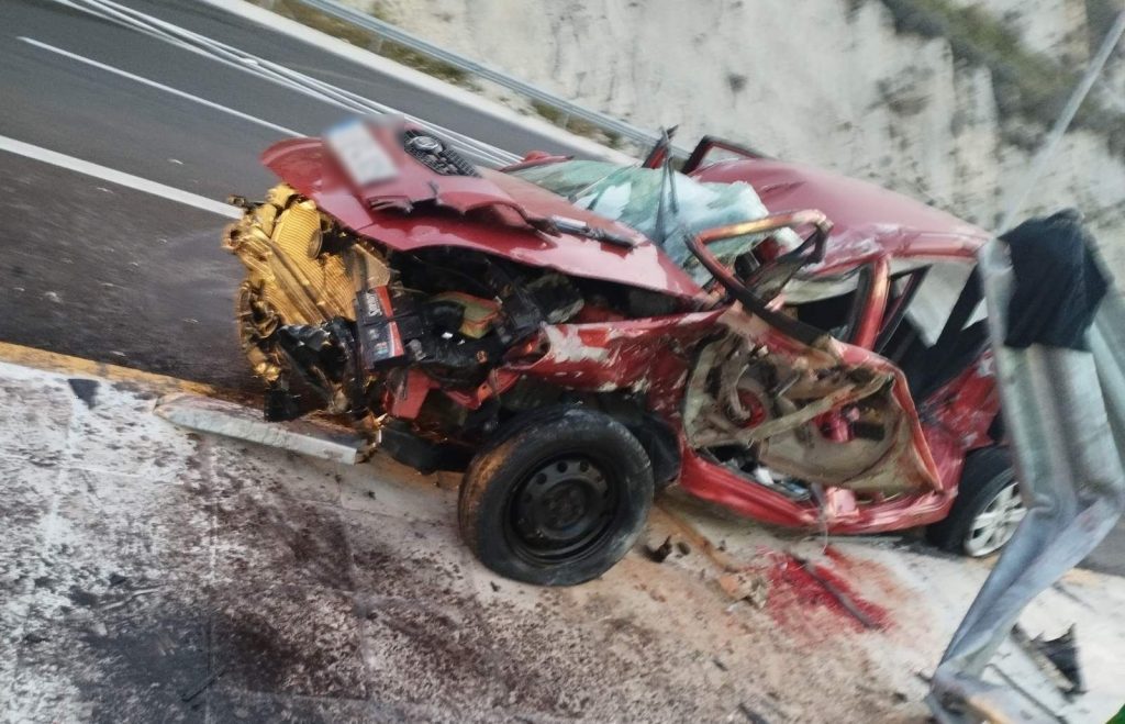 Κρήτη: Στη ΜΕΘ ο 23χρονος τραυματίας του τροχαίου στους Κουνάβους – Σμπαράλια έγινε το αυτοκίνητο