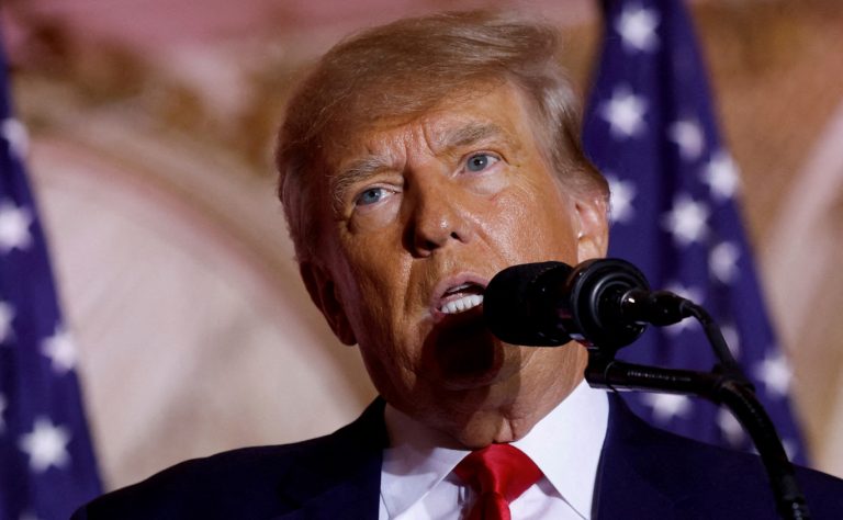 Ντόναλντ Τραμπ: «Η Ριάνα έκανε την χειρότερη εμφάνιση στην ιστορία του Super Bowl»