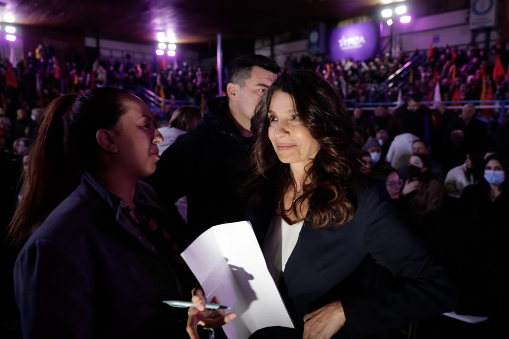 Τσαπανίδου κατά Οικονόμου: «Η υποκρισία σας περισσεύει»