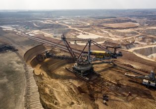 Ουκρανία: Ο «πόλεμος» ΗΠΑ – Ρωσίας για το ουκρανικό τιτάνιο – «Ζωτικής σημασίας μέταλλο»