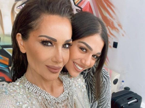 Δέσποινα Βανδή: Ταξίδεψε στο Λονδίνο για να δει την κόρη της