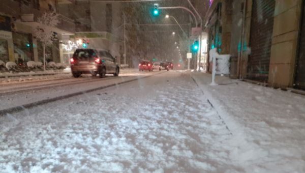 Κακοκαιρία Μπάρμπαρα: Σφοδρή χιονόπτωση σε όλη τη Μαγνησία