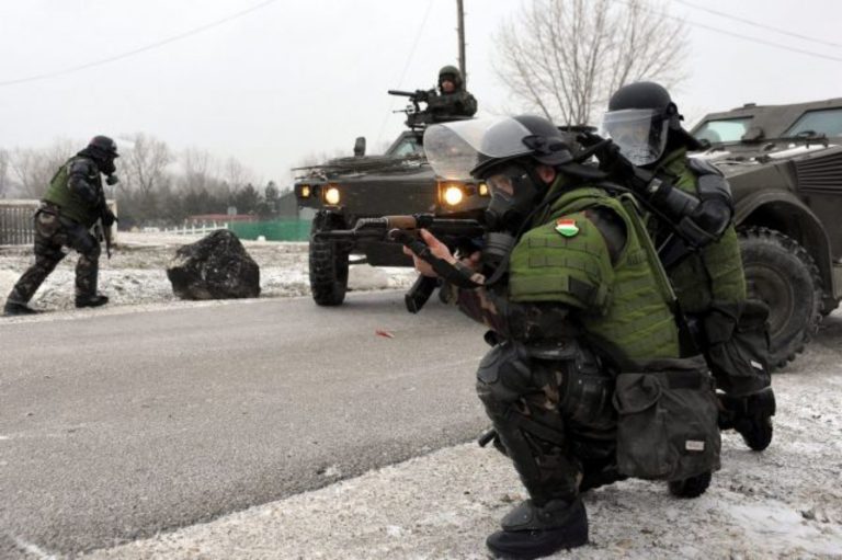 Πόλεμος στην Ουκρανία: Ο φόβος εξαγωγής της κρίσης στα Βαλκάνια με όχημα τη Σερβία