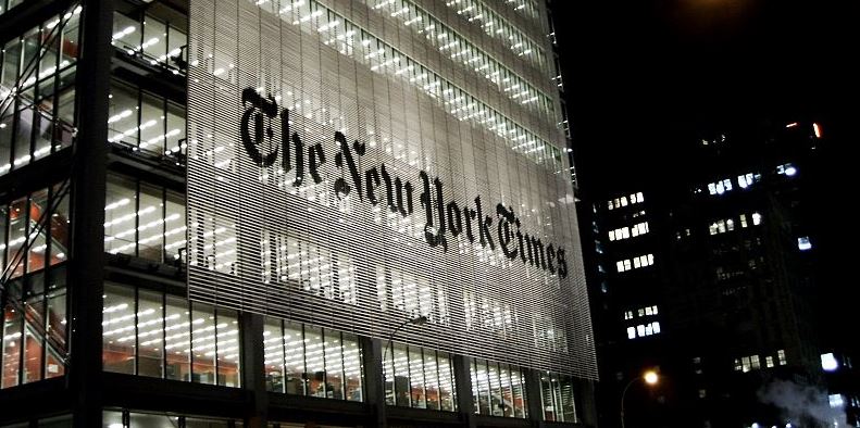 Πάνω από 30.000 άτομα διαμαρτύρονται για την κάλυψη των τρανς ατόμων από τους New York Times