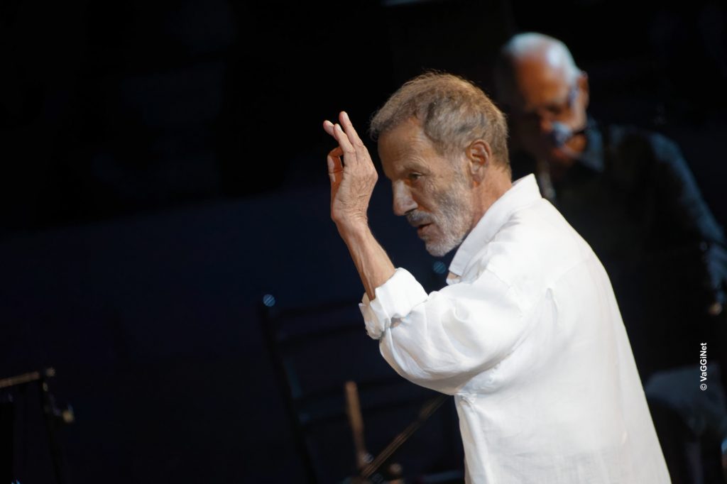 Σταύρος Ξαρχάκος: Μεγάλο αφιέρωμα στο δημοτικό τραγούδι στο Παλλάς