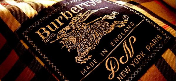 Η μεγάλη αλλαγή του οίκου Burberry – «Κάτι καινούργιο από τα παλιά»