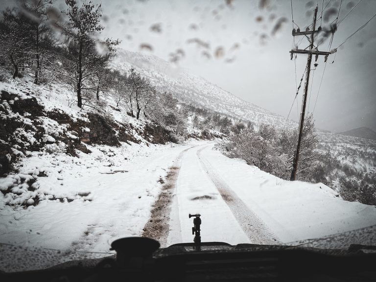 Κακοκαιρία «Μπάρμπαρα»: Σε εξέλιξη κύμα σφοδρών χιονοπτώσεων – Συναγερμός για νέα επιδείνωση
