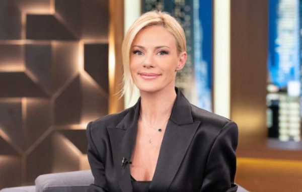 Ζέτα Μακρυπούλια: Η δημόσια συγγνώμη, ο λόγος της εξαφάνισής της και η φοβία για τα προσωπικά της