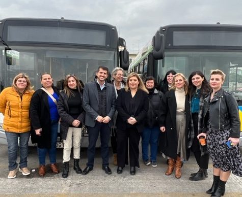 Deputy Minister visits women bus drivers