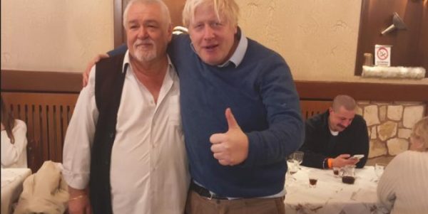Σε ταβέρνα στα Καλάβρυτα ο Μπόρις Τζόνσον