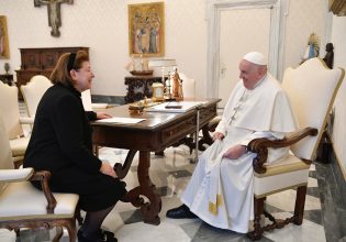 Πάπας Φραγκίσκος: Συναντήθηκε με την Λίνα Μενδώνη