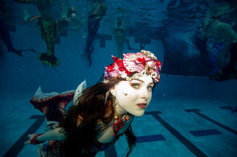 ΗΠΑ: Εκατοντάδες γοργόνες σε συνέδριο «θαλάσσιας μαγείας»