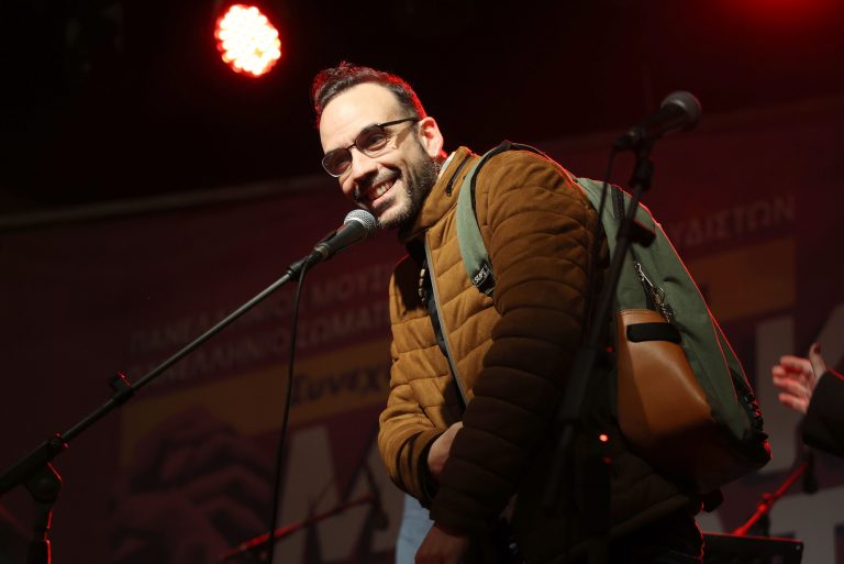 Πάνος Μουζουράκης: Θα γίνει πατέρας – Έγκυος η σύντροφός του