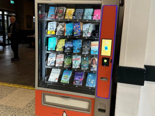 Αυτόματος πωλητής βιβλίων τοποθετήθηκε σε κεντρικό σταθμό τρένων στην Βρετανία