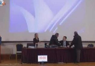 Χαμός στο Περιφερειακό Συμβούλιο Αττικής – Μόνο που δεν πιάστηκαν στα χέρια