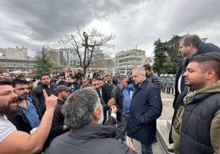 Ξάνθη: Συγκέντρωση διαμαρτυρίας κατοίκων του Δροσερού μπροστά στο δημαρχείο