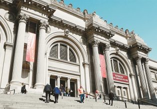 Πάνω από 1.000 έργα συνδέονται με αρχαιοκάπηλους