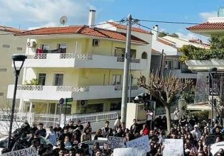 Πορεία μαθητών του Δήμου Παλλήνης για το δυστύχημα στα Τέμπη