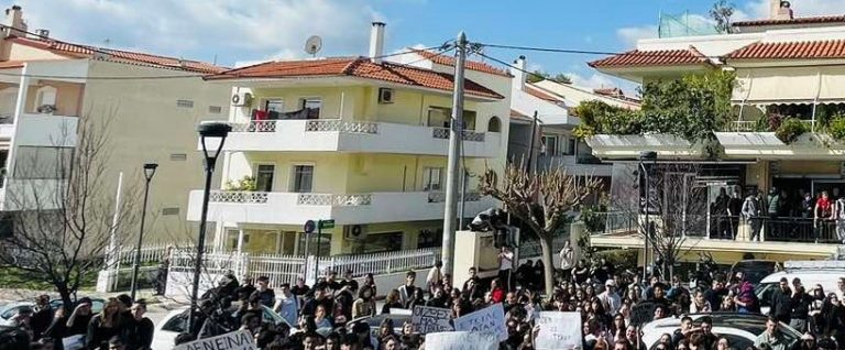 Πορεία μαθητών του Δήμου Παλλήνης για το δυστύχημα στα Τέμπη