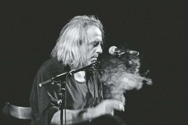 Γιάννης Αγγελάκας: Σάλος με ανάρτησή του για τα Τέμπη – «Θα ανέβαινα κι εγώ στο τρένο αν…»