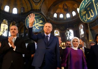 Εκλογές στην Τουρκία: Πώς ο Ερντογάν εργαλειοποιεί την μετατροπή της Αγίας Σοφίας σε τζαμί