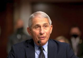 Άντονι Φάουτσι: «Ο αριθμός θανάτων είναι πολύ υψηλός για να εφησυχάζουμε»