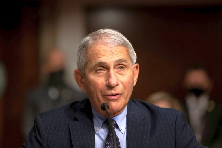 Άντονι Φάουτσι: «Ο αριθμός θανάτων είναι πολύ υψηλός για να εφησυχάζουμε»