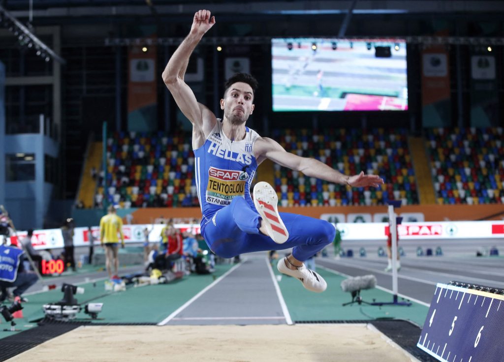 Μίλτος Τεντόγλου: «Πέταξε» με το «καλημέρα» στα 8,30μ.