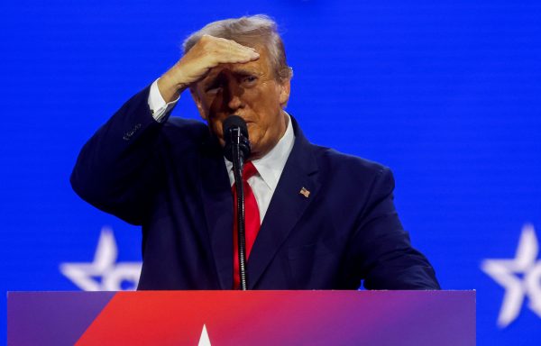 Τραμπ: Λέει πως θα συλληφθεί και καλεί τους διαδηλωτές να «πάρουν το έθνος πίσω»